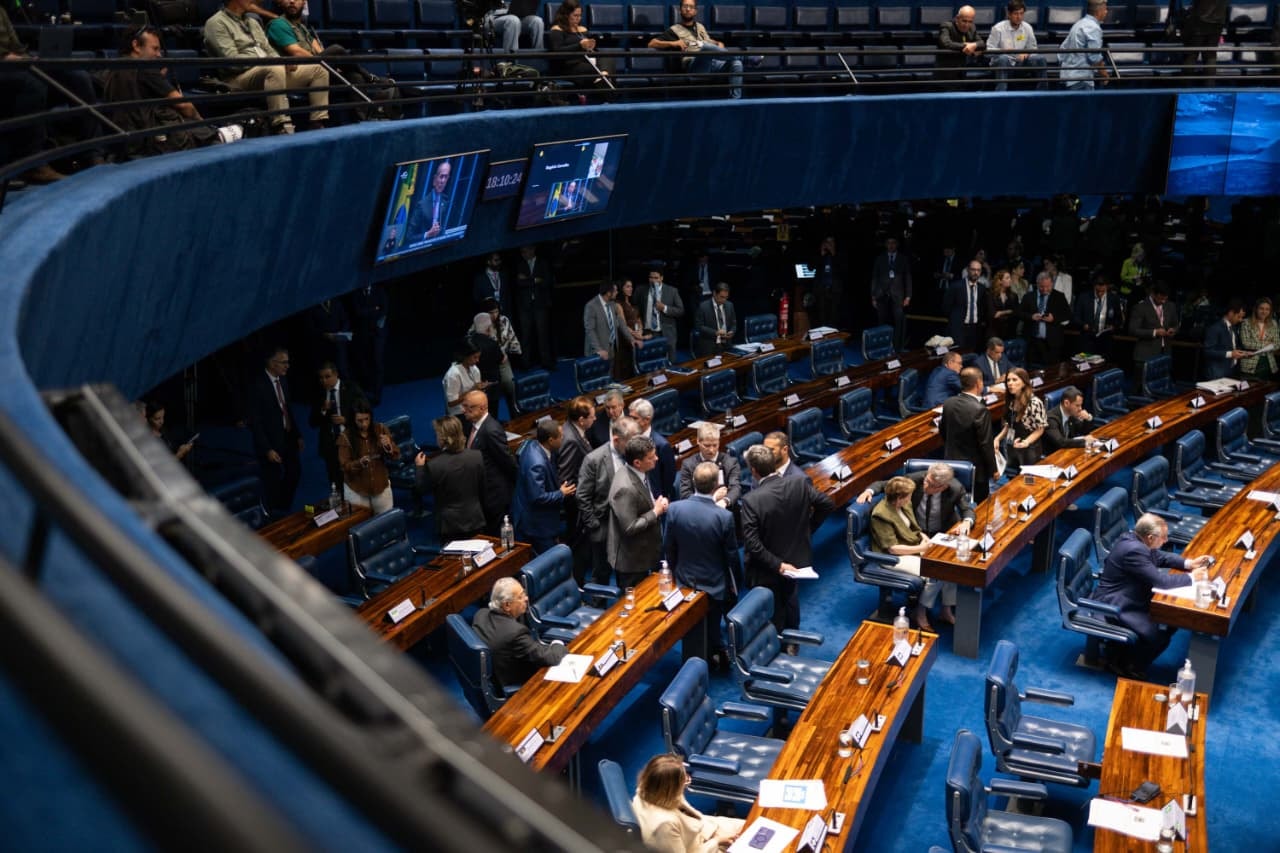 Senado aprova crédito de R$ 15 bilhões para empresas afetadas por tarifaço
