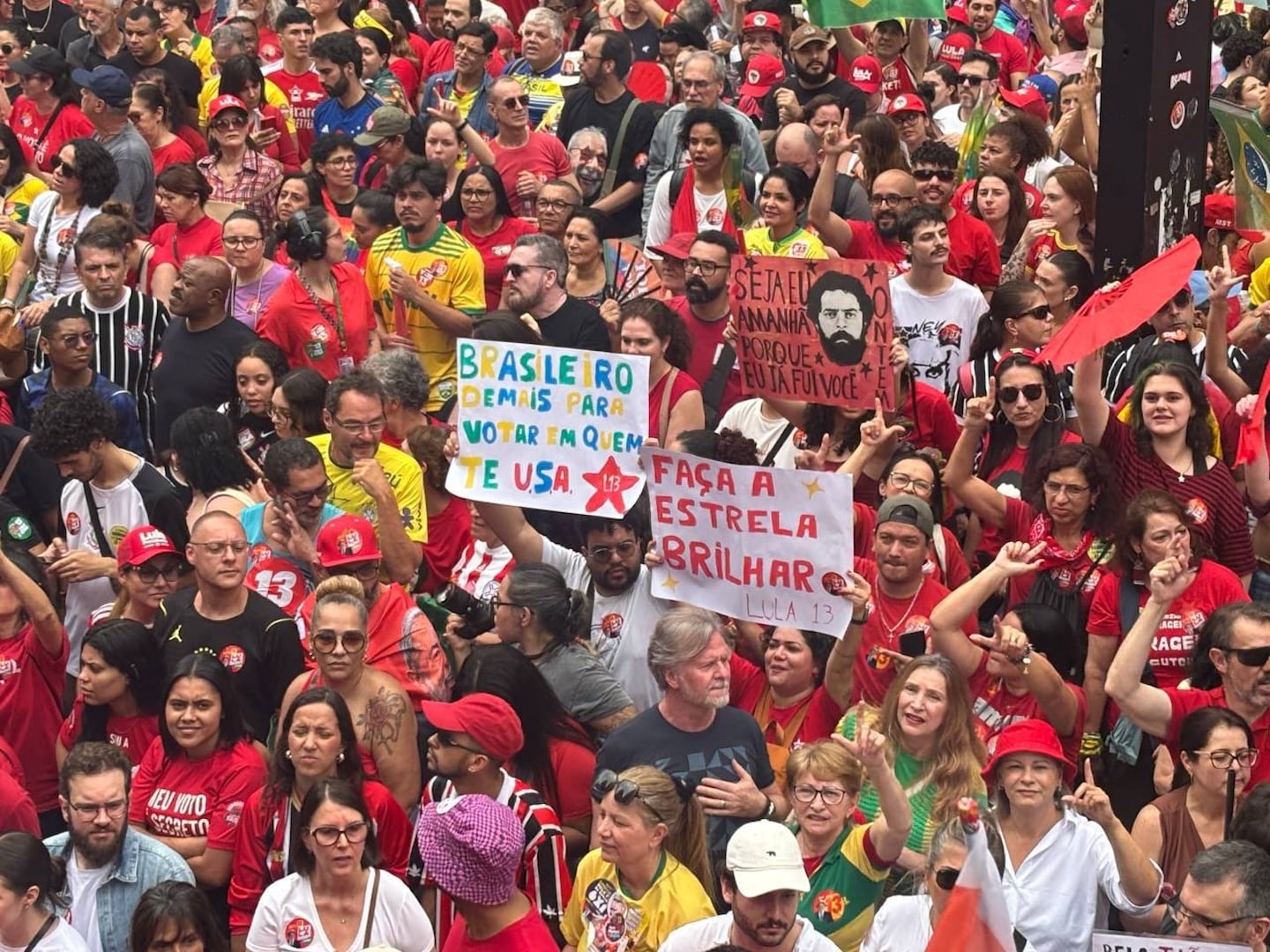 Veja fotos do ato de Lula na Paulista antes do 2º turno