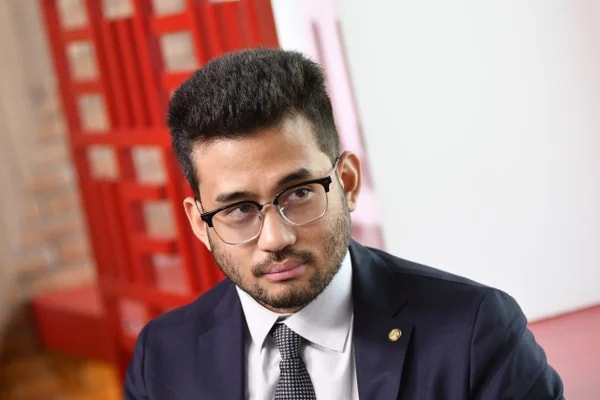 Deputado quer obrigar população a manter distância mínima de policiais