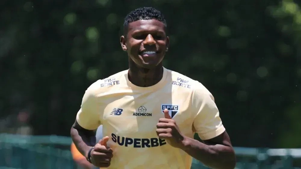 Alvo de Palmeiras e Flamengo, Danilo está perto de limite do Brasileirão