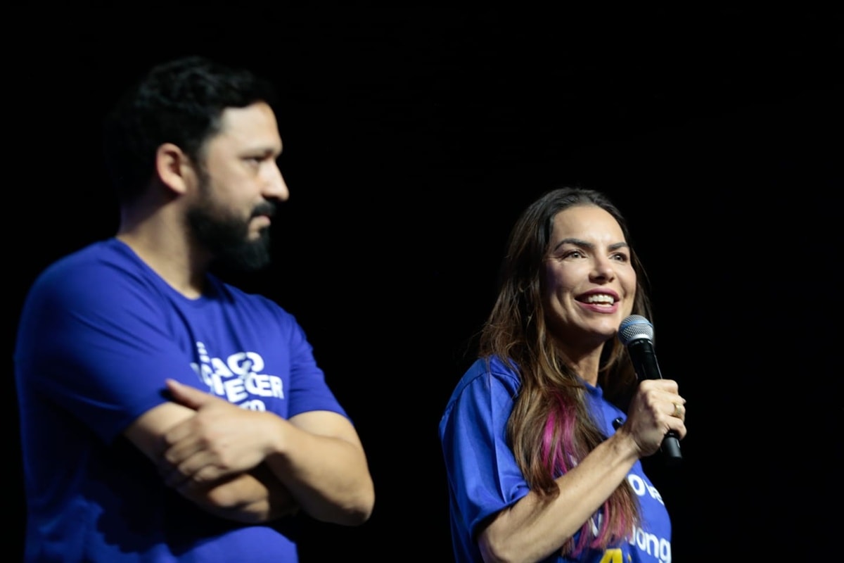 "Serviço público missionário": Paula Belmonte participa de aulão de revisão