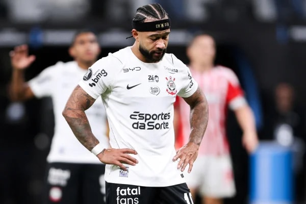 Gaviões culpa Memphis por eliminação e critica diretoria do Corinthians