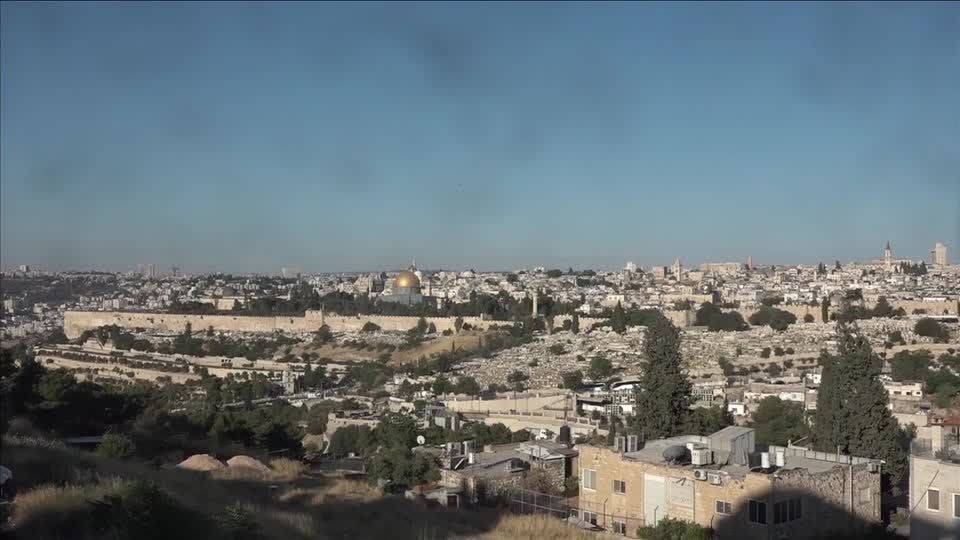 Irã fecha aeroportos em Teerã em meio a troca de ataques com Israel