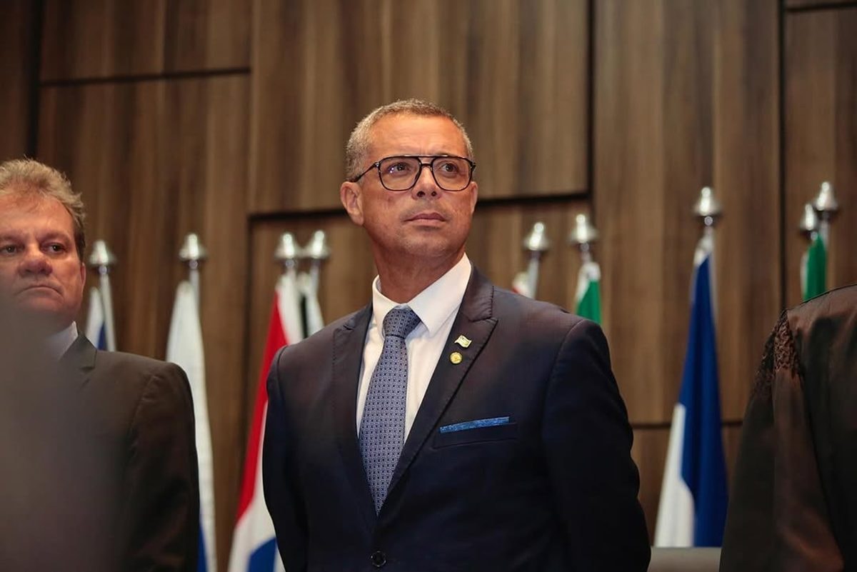 TRE barra pesquisa sobre governador de SE por dúvida de financiamento