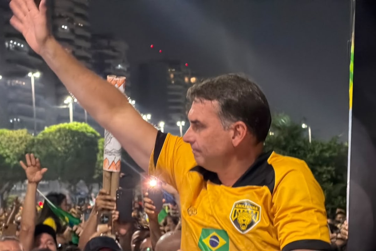 Flávio não tinha impedimento para entrar na Argentina, diz governo de Milei