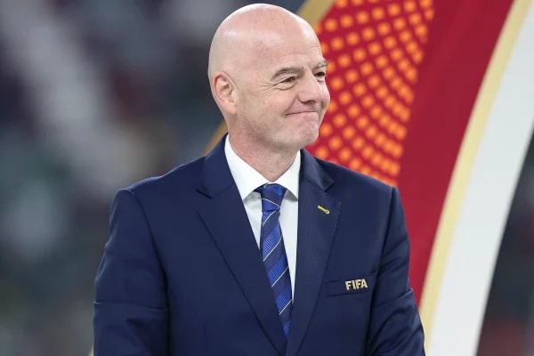 Inglaterra retira apoio à reeleição e aumenta pressão sobre Infantino
