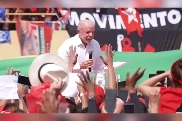 Filhos de Lula faltaram a evento em que Janja homenageou Marisa