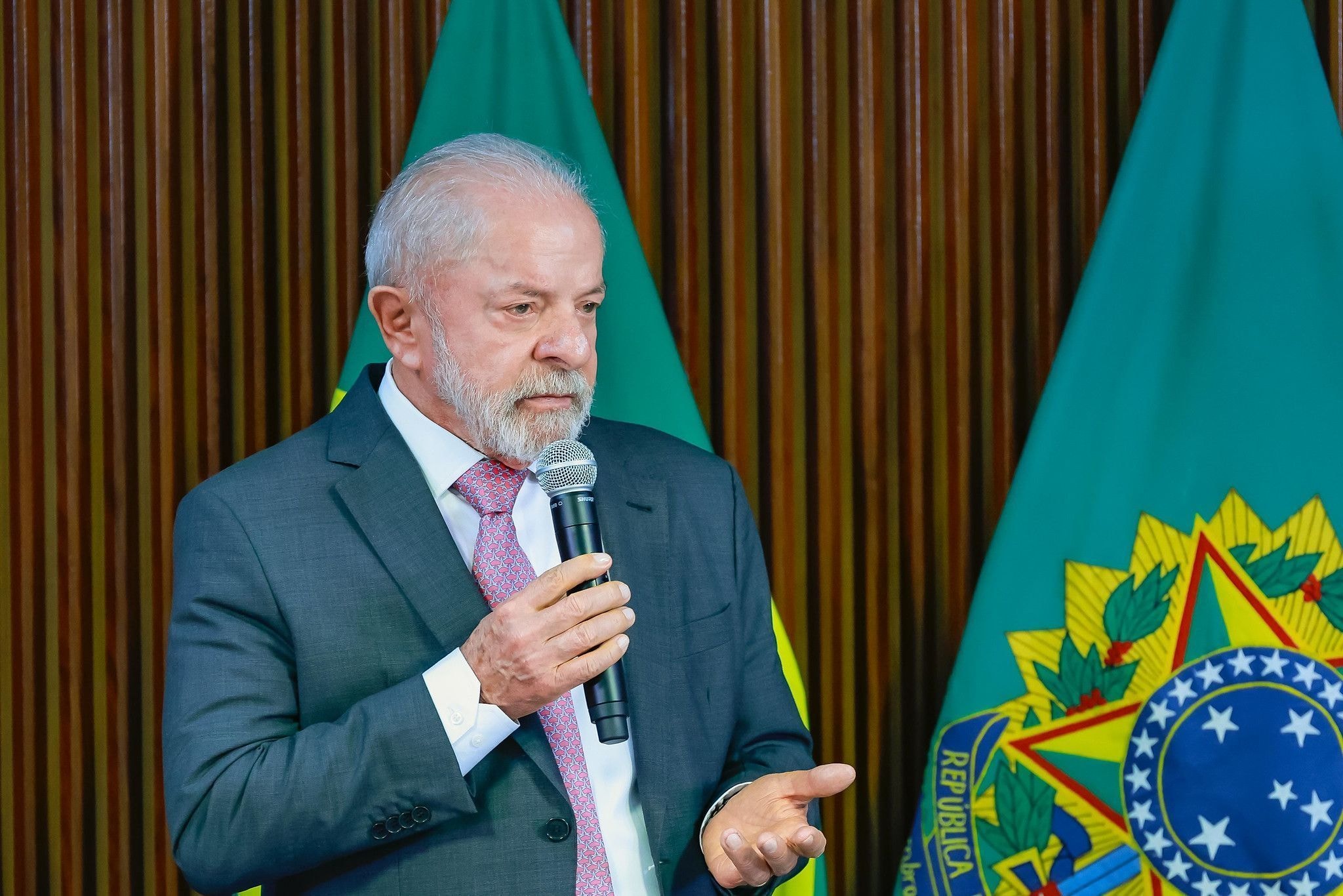 Datafolha: Lula atrai 29% do eleitorado de centro; Flávio Bolsonaro, 20%