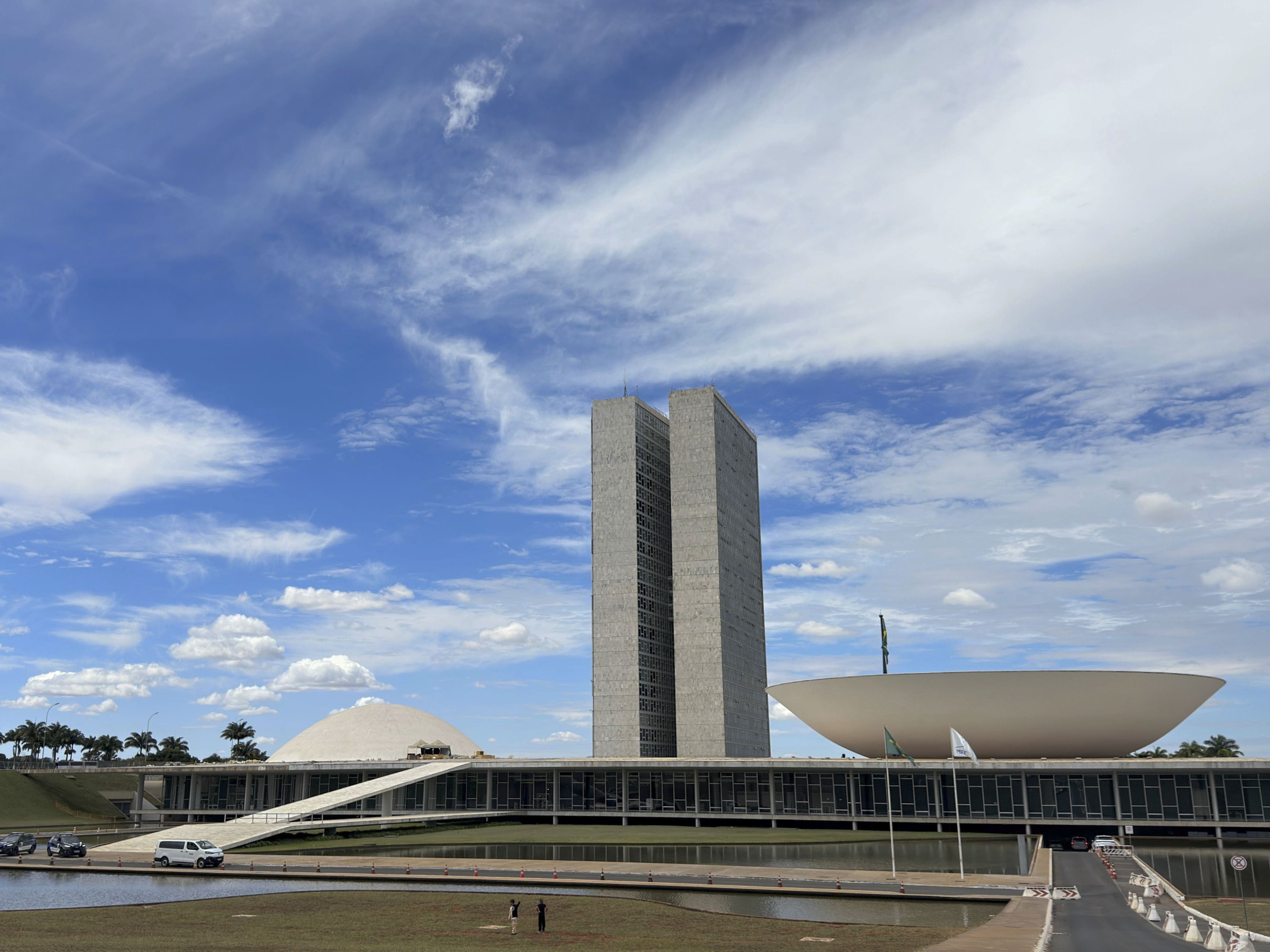 À CNN, presidente do Novo diz não temer cláusula de barreira