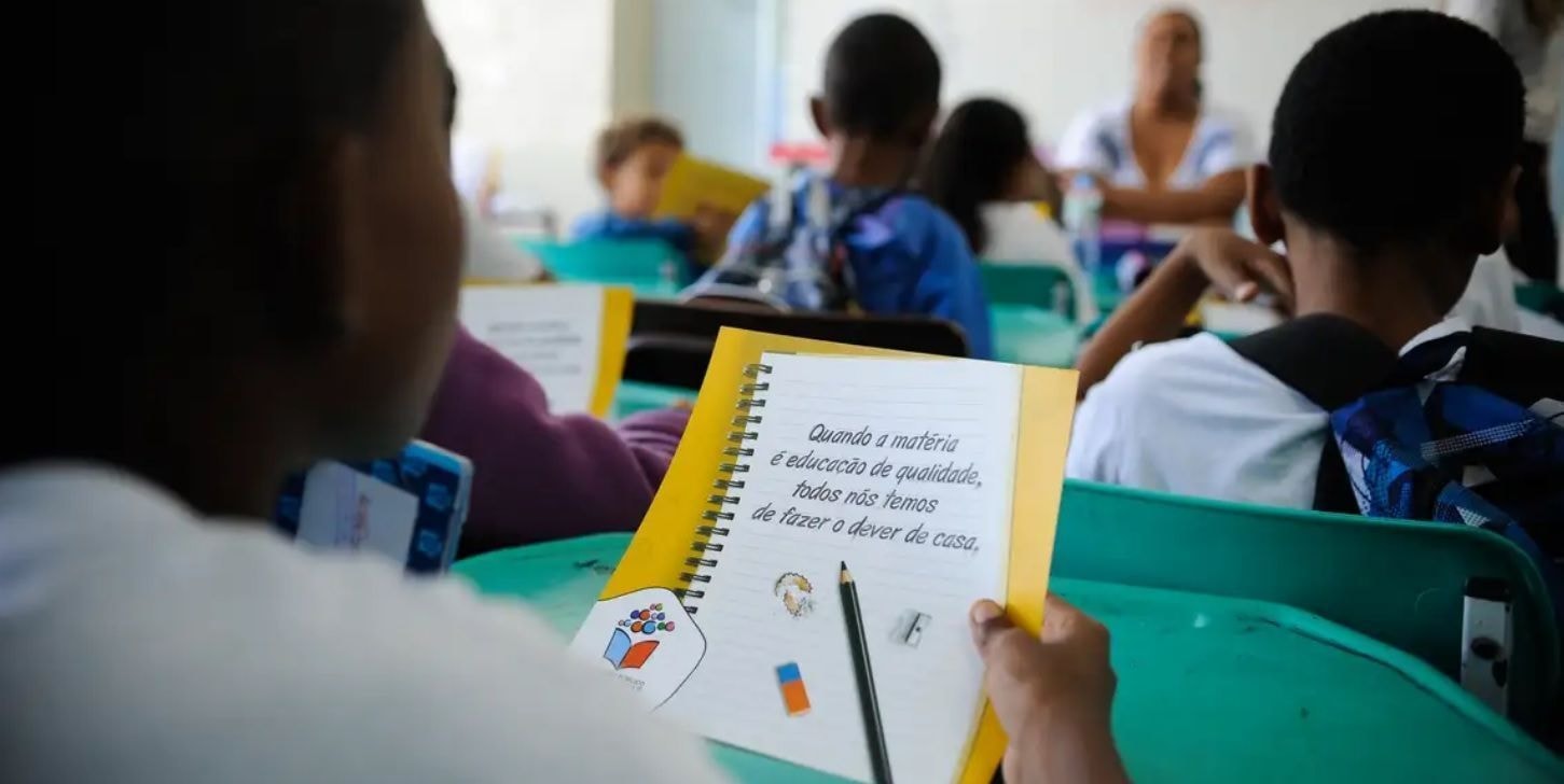 Homeschooling fica fora do novo PNE; modelo é criticado por especialistas