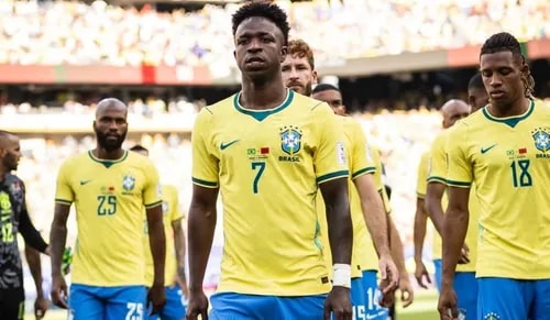 Copa do Mundo: Vini Jr recebe apoio de famosos após primeiro jogo
