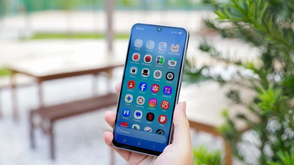 Samsung prepara celular baratinho que pode ser um Galaxy A17 disfarçado; entenda