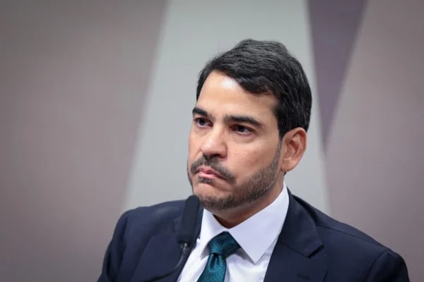 Messias vê tentativa da PF de desgastá-lo e de poupar PGR em meio à crise