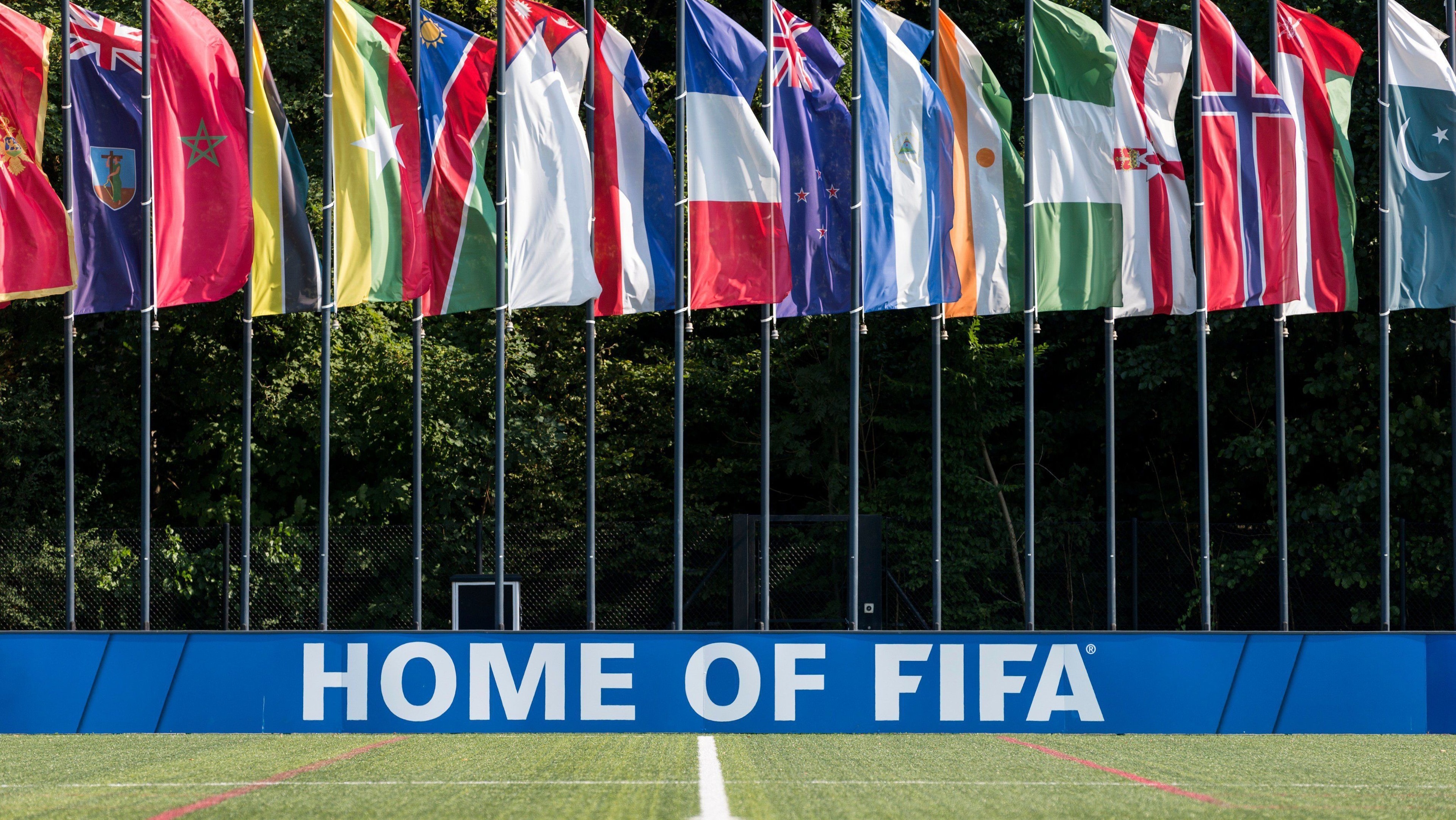 Salário de Infantino aumentaria seis vezes caso plano da Copa fosse adiante