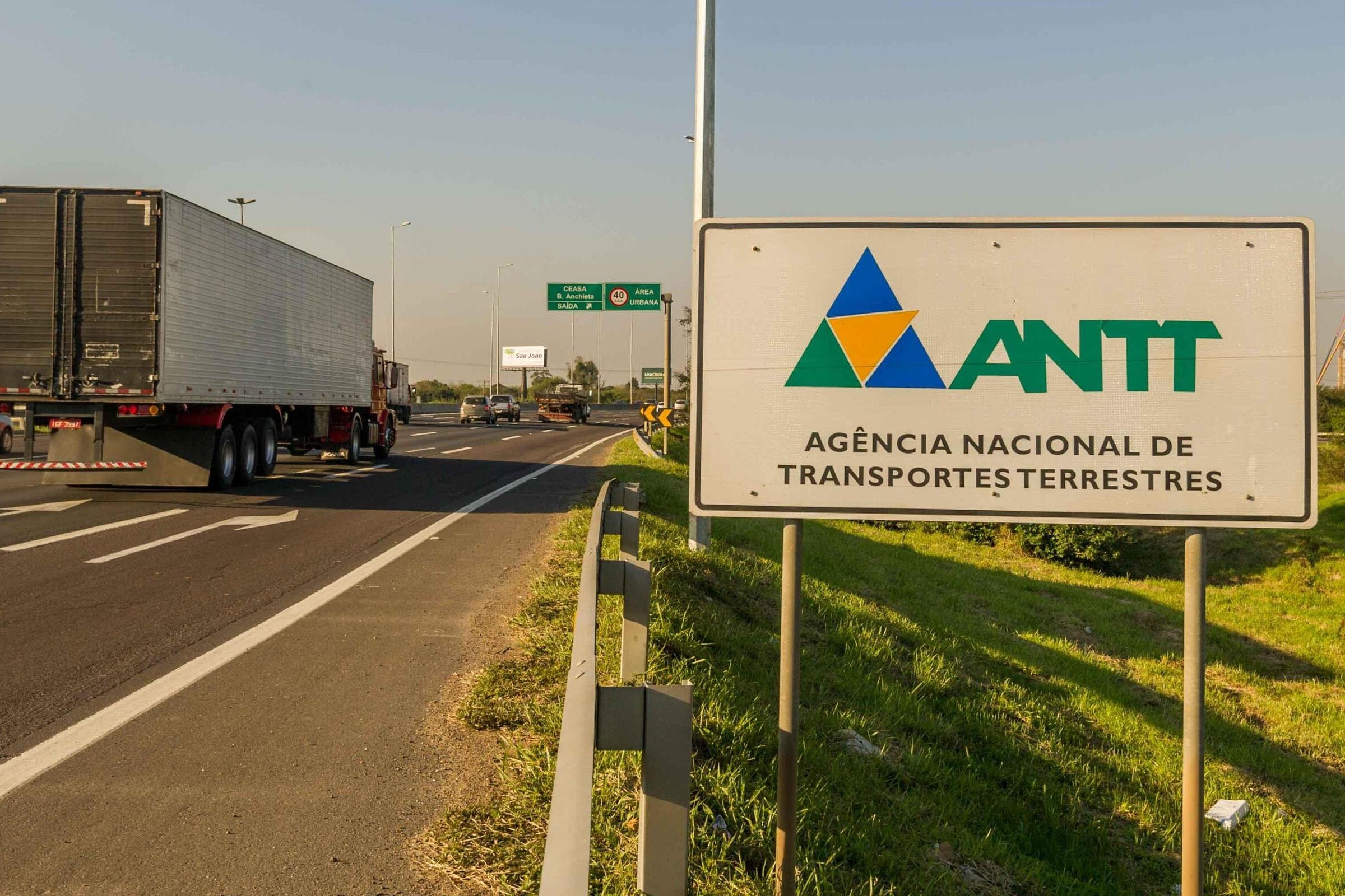 CNT: metade das rodovias públicas do país tem risco de acidente grave