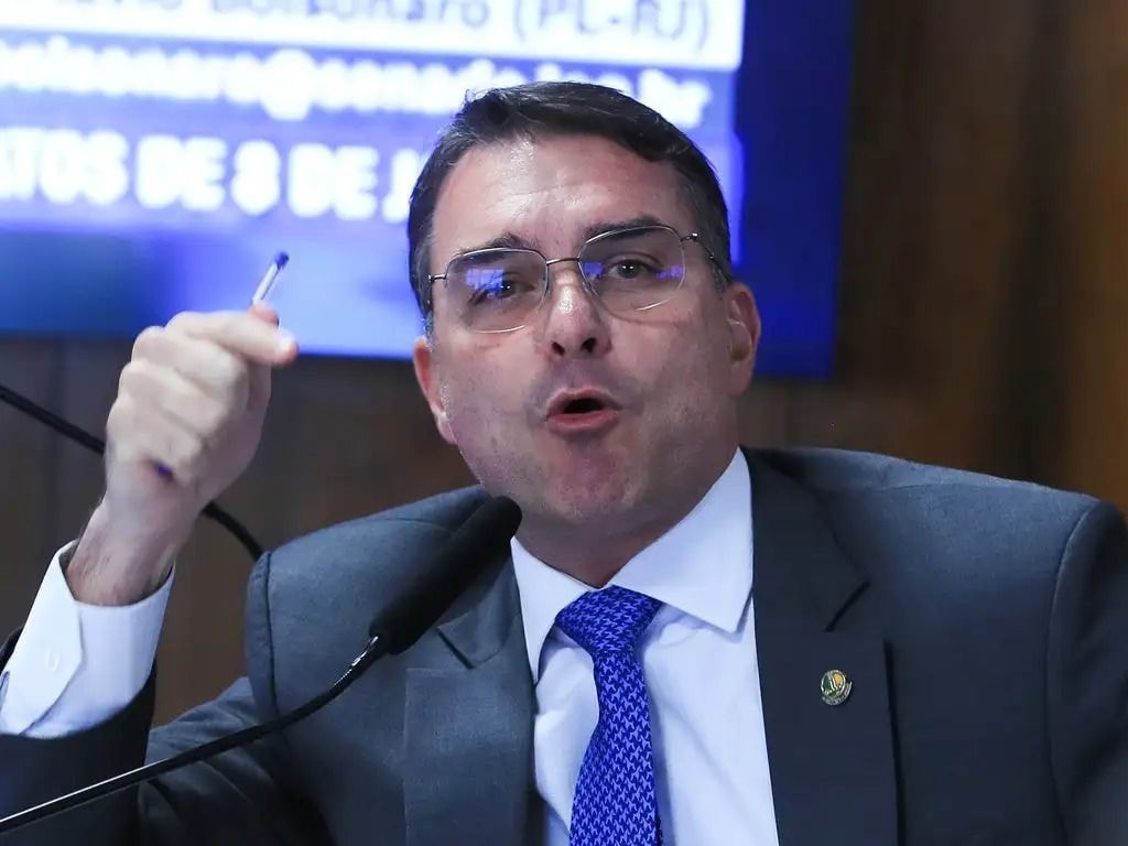 PT protocola ações contra Flávio e PL na Justiça após carta de Rubio