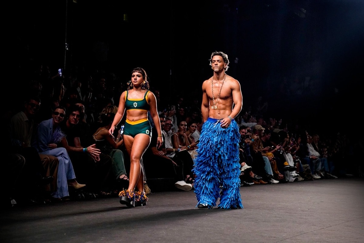 Passarelas ampliam perfis, mas rejeição recai sobre influenciadores