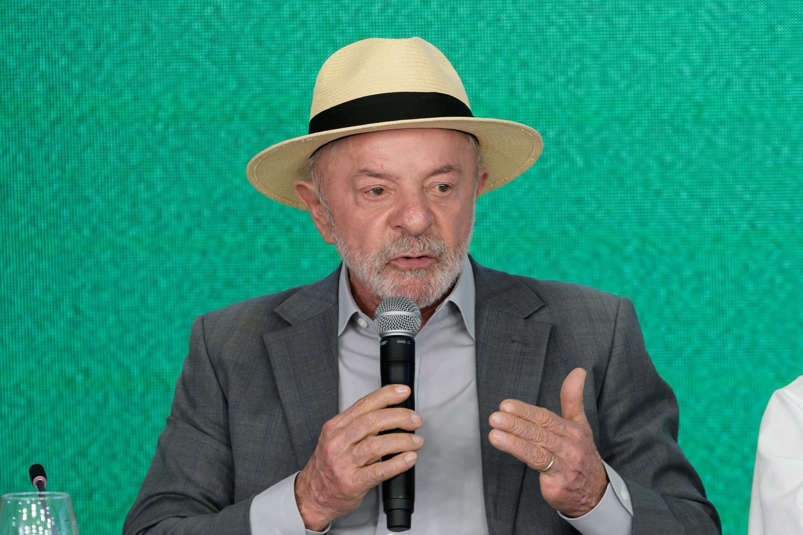 “Quem quiser ser ministro do STF não pode querer ser rico”, diz Lula