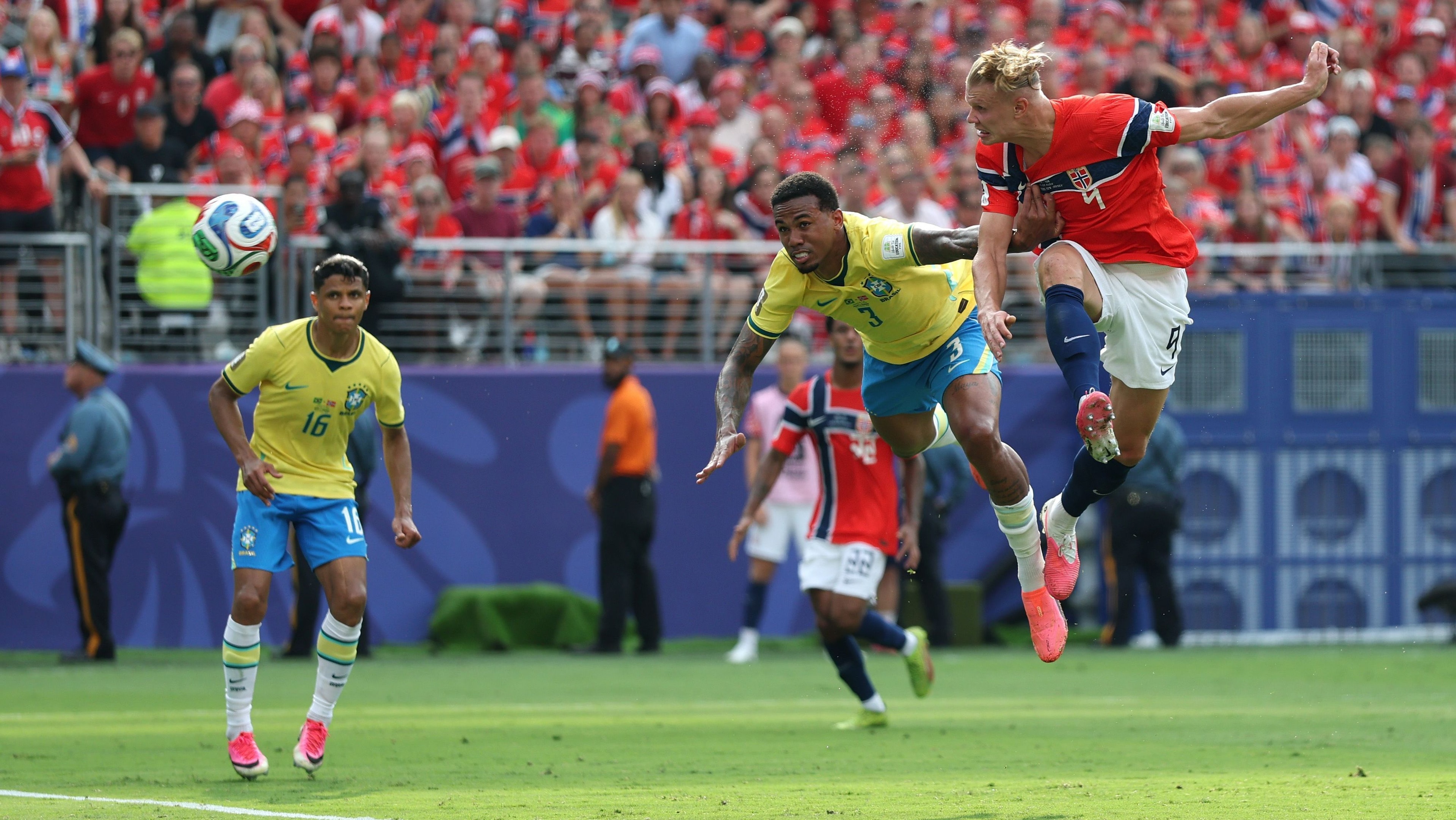 Web reage à provocação de Neymar a goleiro da Noruega na Copa: “Papelão”