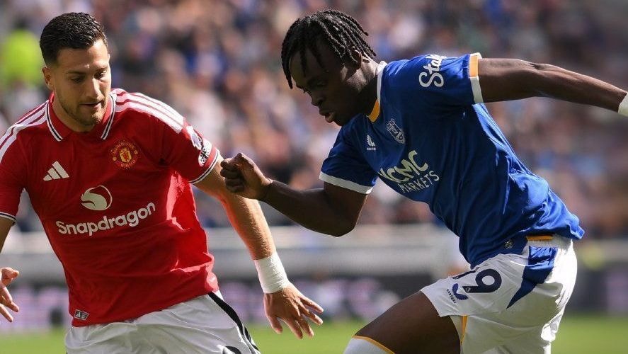 Grealish falta a treino sem autorização e é afastado pelo Everton