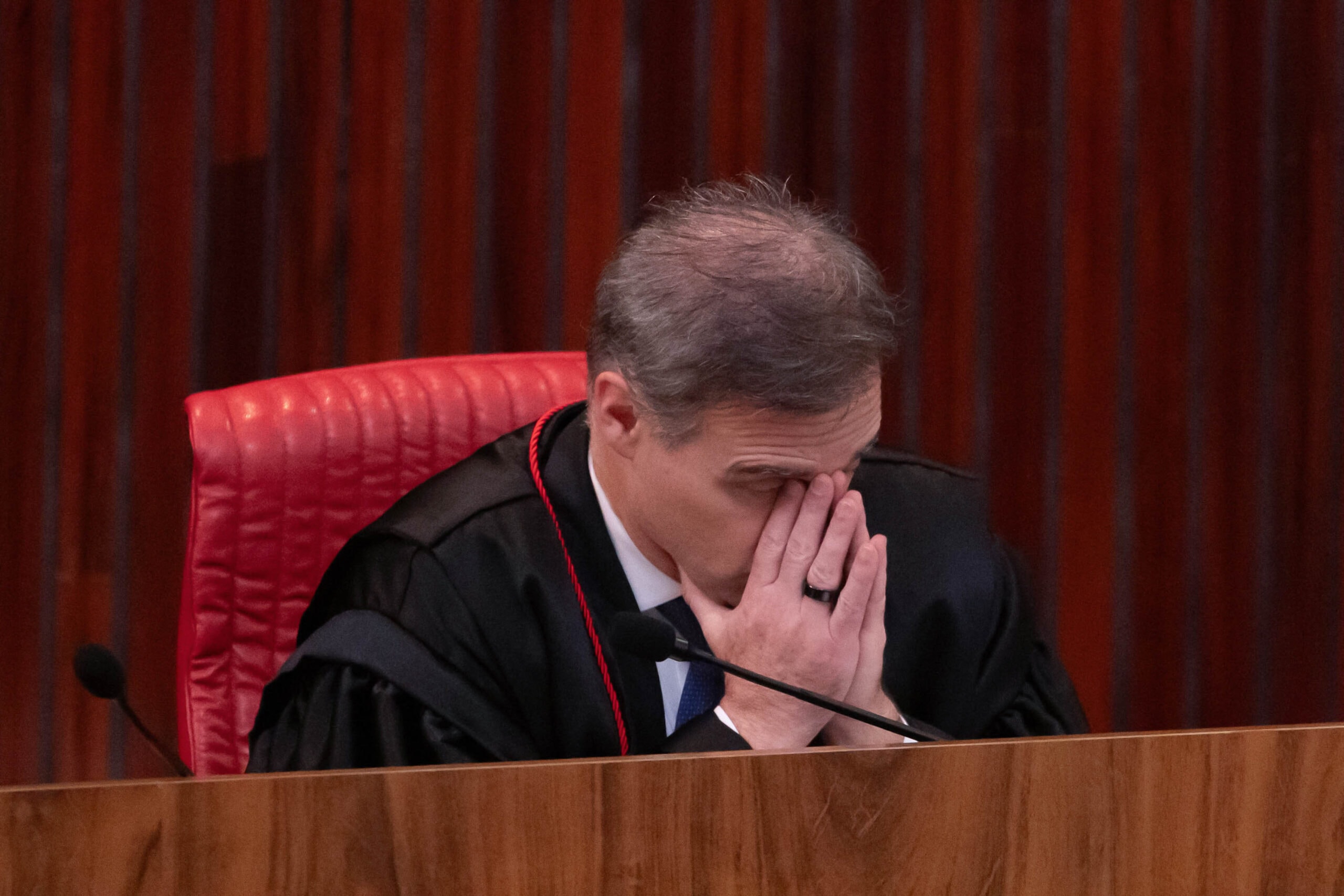 Pastor primo de André Mendonça doa para campanha de Lula