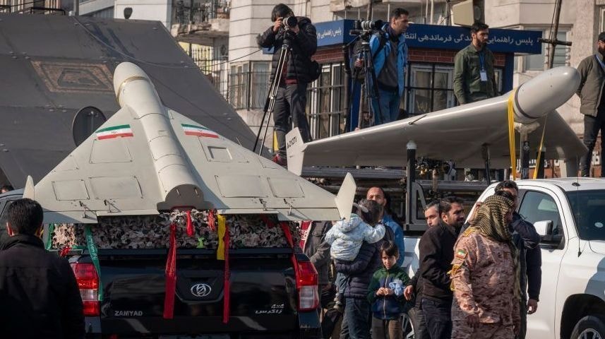 Kuwait aciona defesas aéreas devido a ataques de mísseis e drones