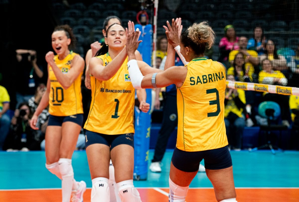 Seleção Brasileira de Vôlei Feminino derrota a Venezuela por 3 x 0
