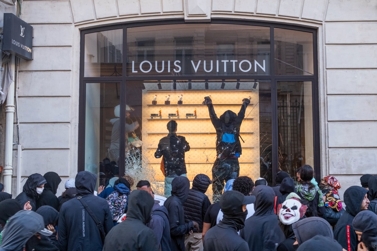 Louis Vuitton, Dior e Hermès: luxo vira alvo de protestos na França