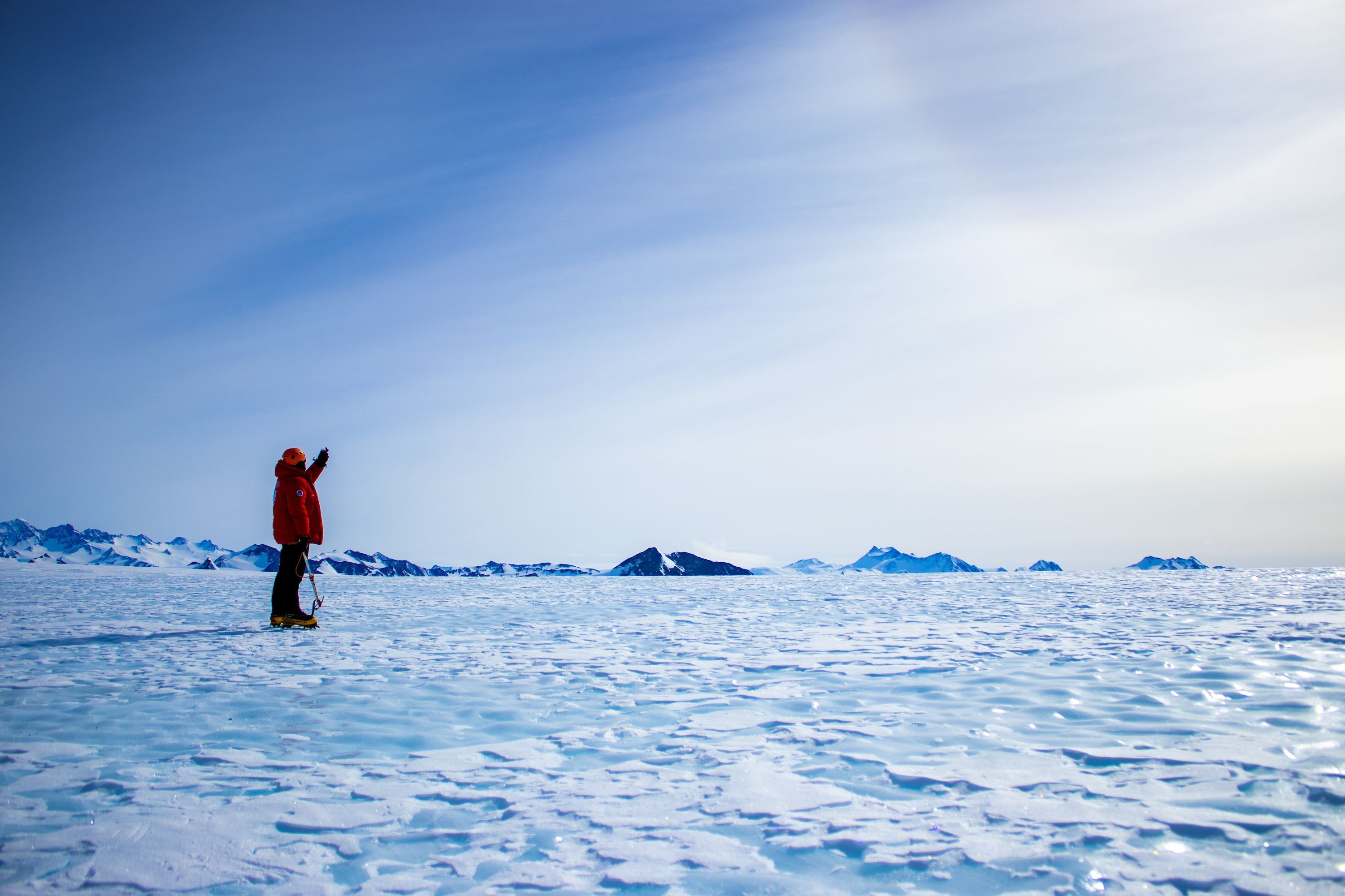 Violência na Antártica: membro de estação científica ameaça equipe com faca