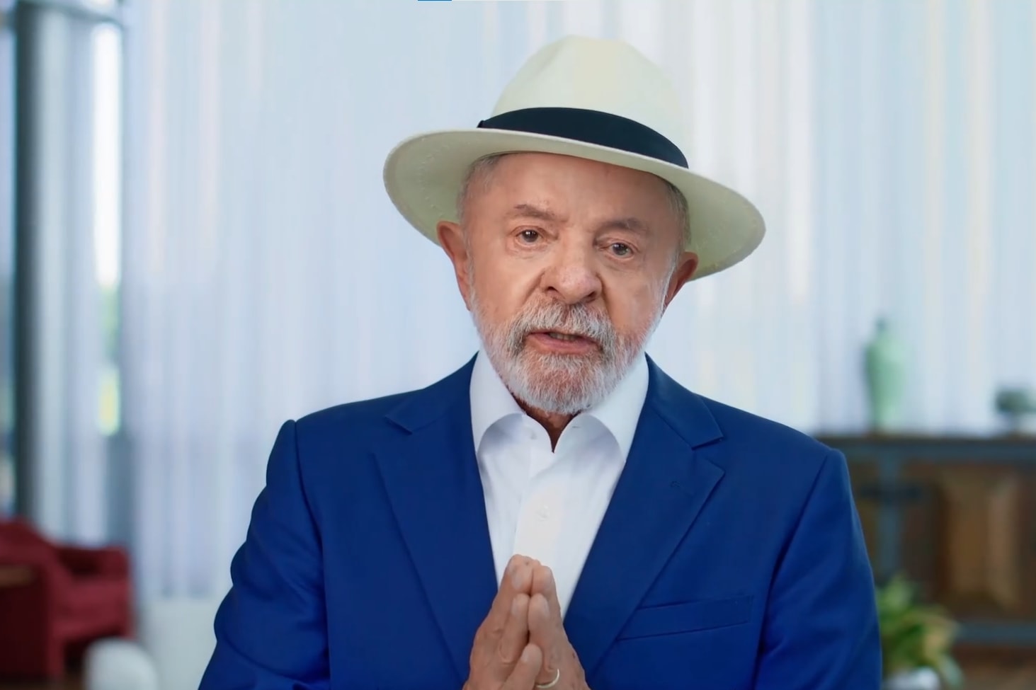 Biografia, pedido de voto e Caetano: o último programa de TV de Lula