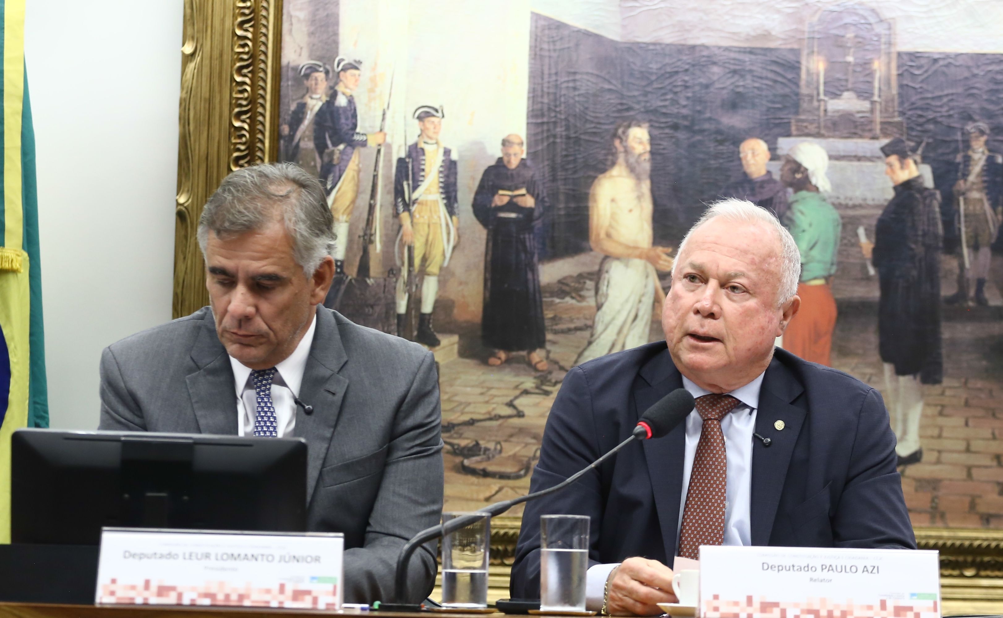 Oposição pede que delegado expulso dos EUA seja convocado a depor