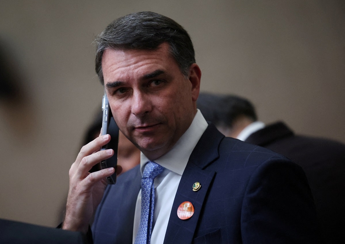 Se o presidente fosse Bolsonaro, juros seriam metade do que está hoje, diz Flávio