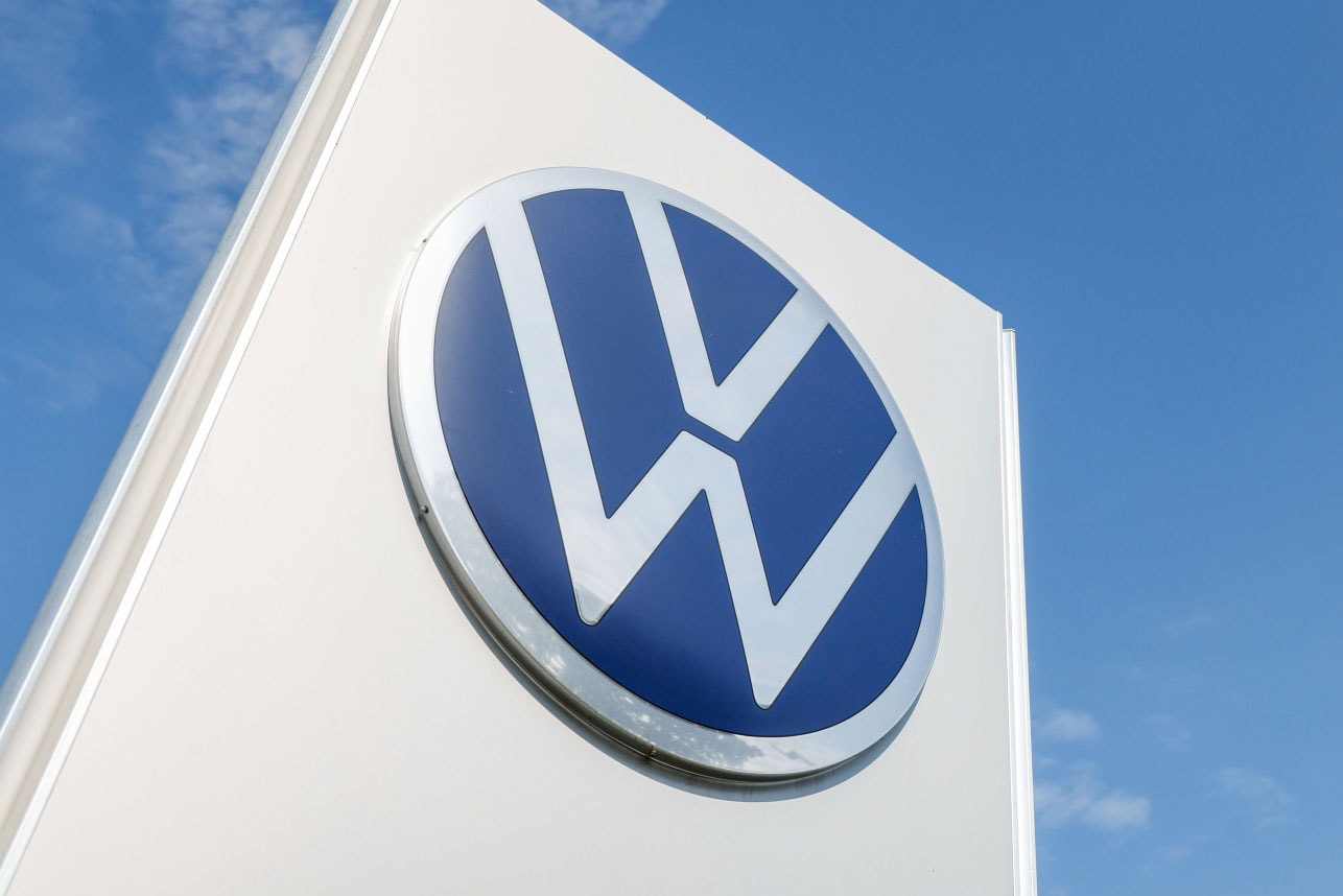 Volkswagen avalia cortar 100 mil empregos e fechar fábricas, diz revista