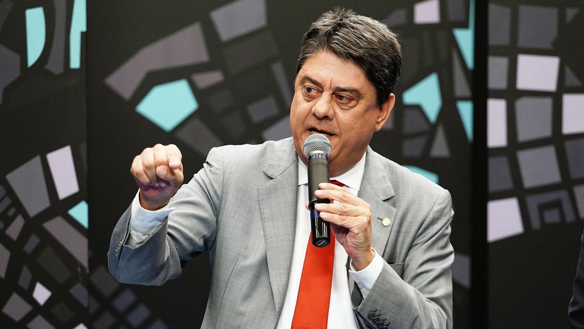 Cidade dos EUA libera compra de remédio com receita renovada por IA