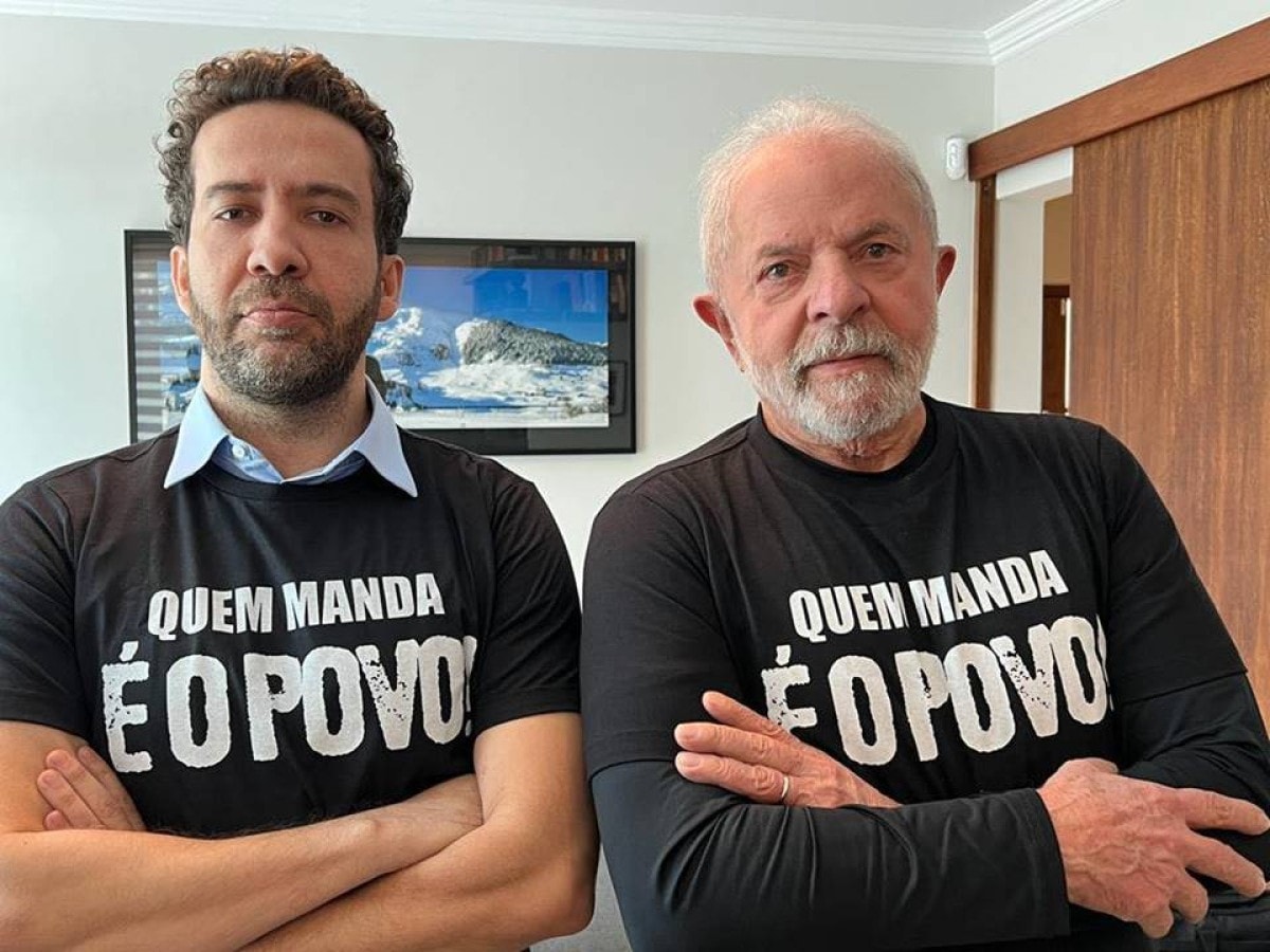 Canal de Janones bate 3,7 milhões após decisão do TSE e ele agradece Flávio