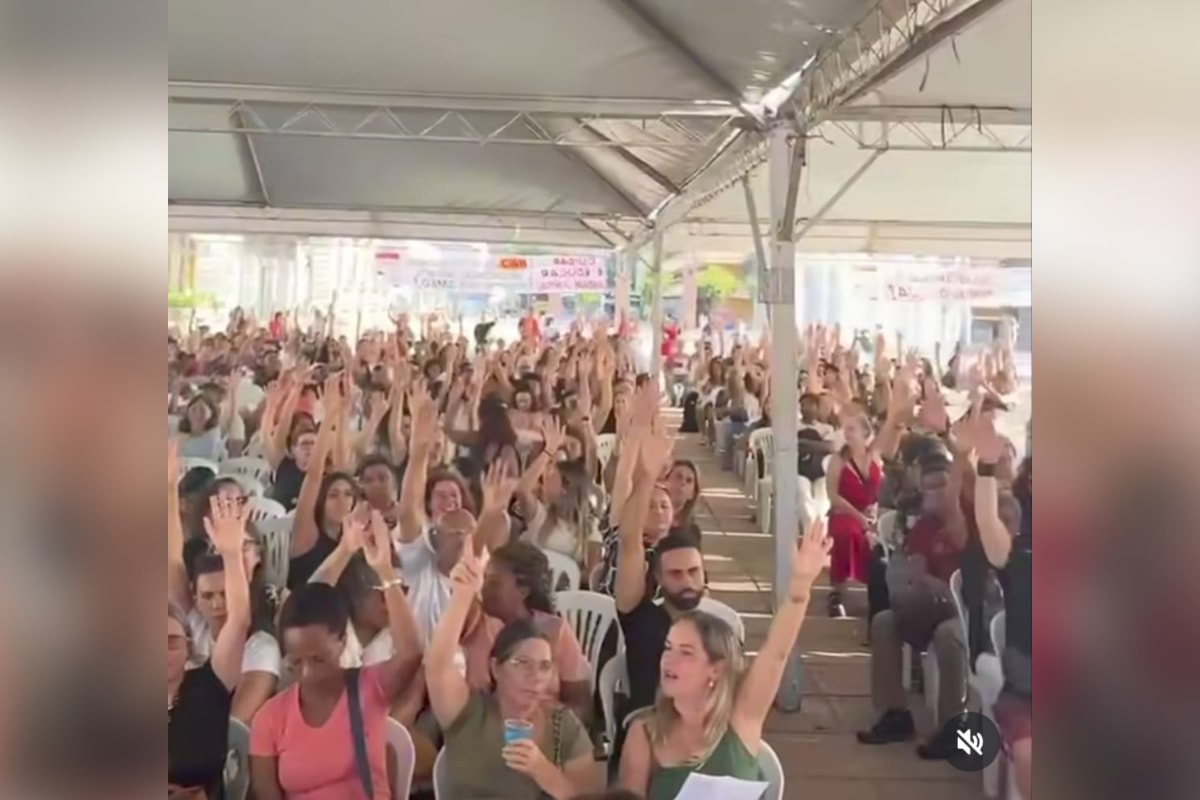 Servidores da educação de BH decidem na segunda (24/4) sobre greve