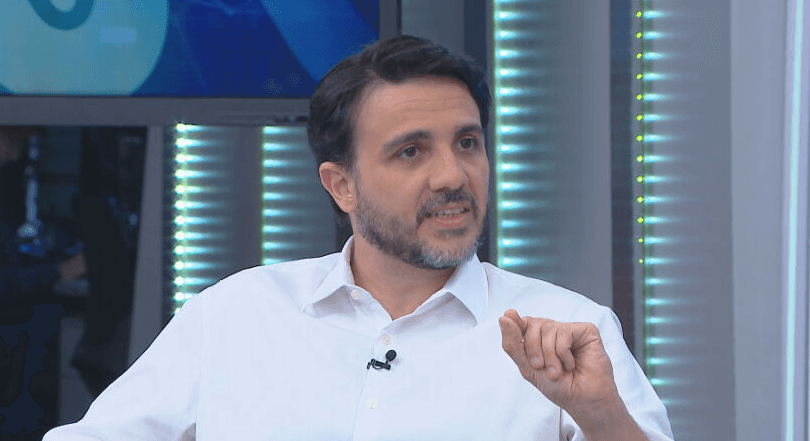 Renan Santos diz à CNN que seguirá modelo de Milei se eleito presidente