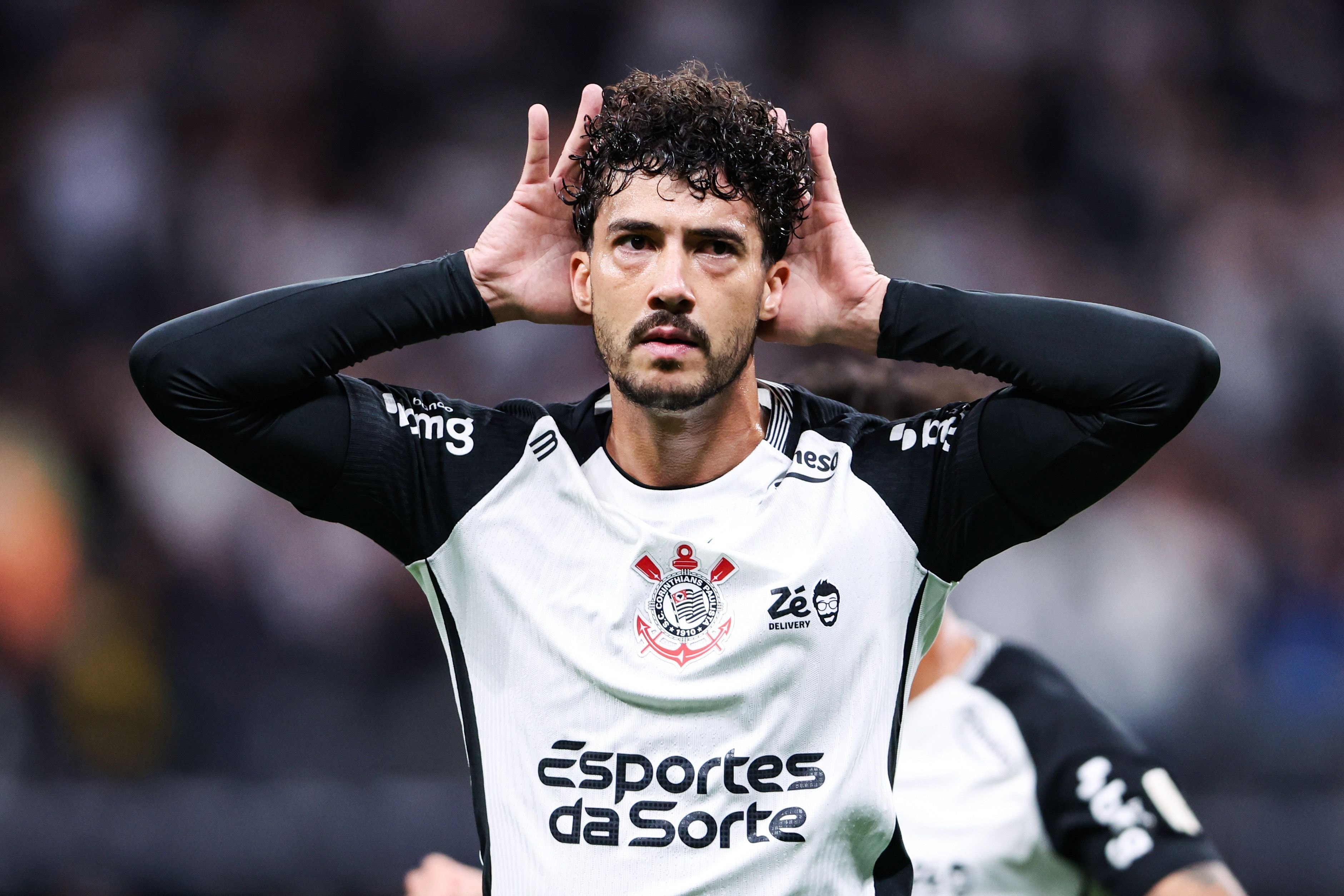 Bastidores do Corinthians: por que a diretoria manteve Diniz no cargo
