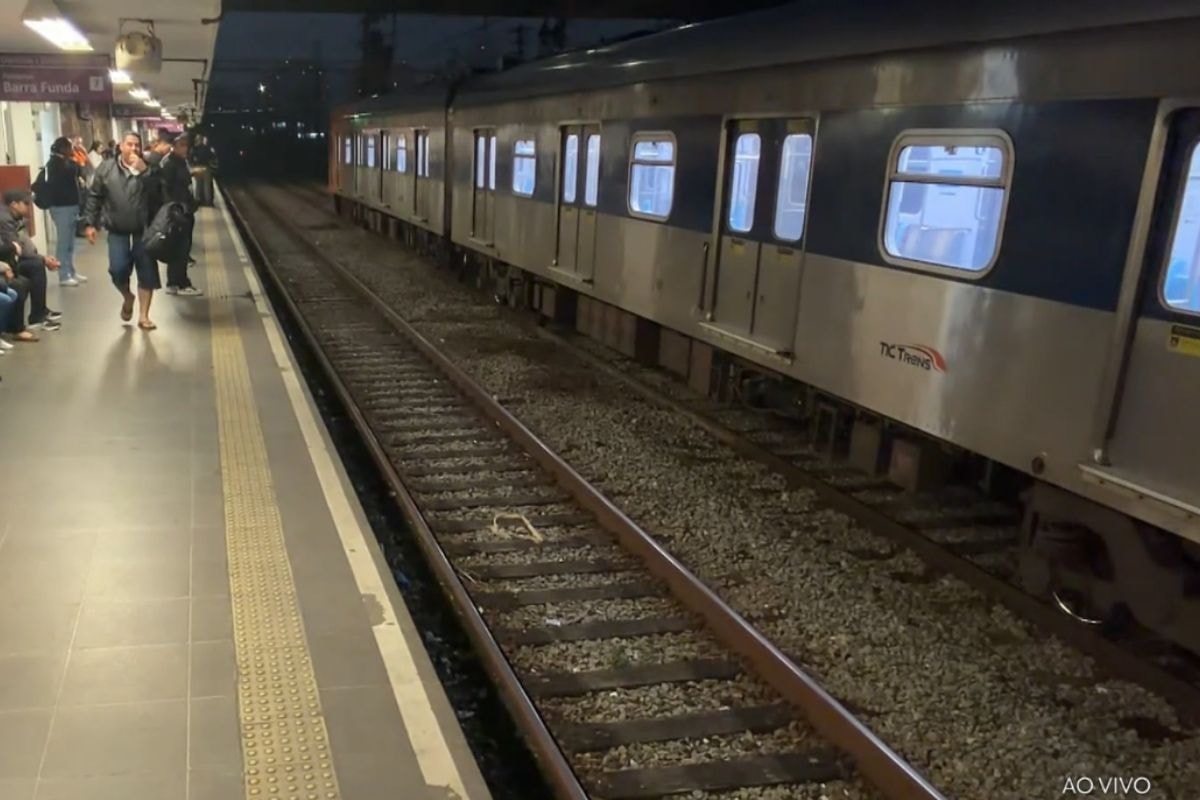 Linha 7-Rubi de trens tem velocidade reduzida após vazamento de óleo