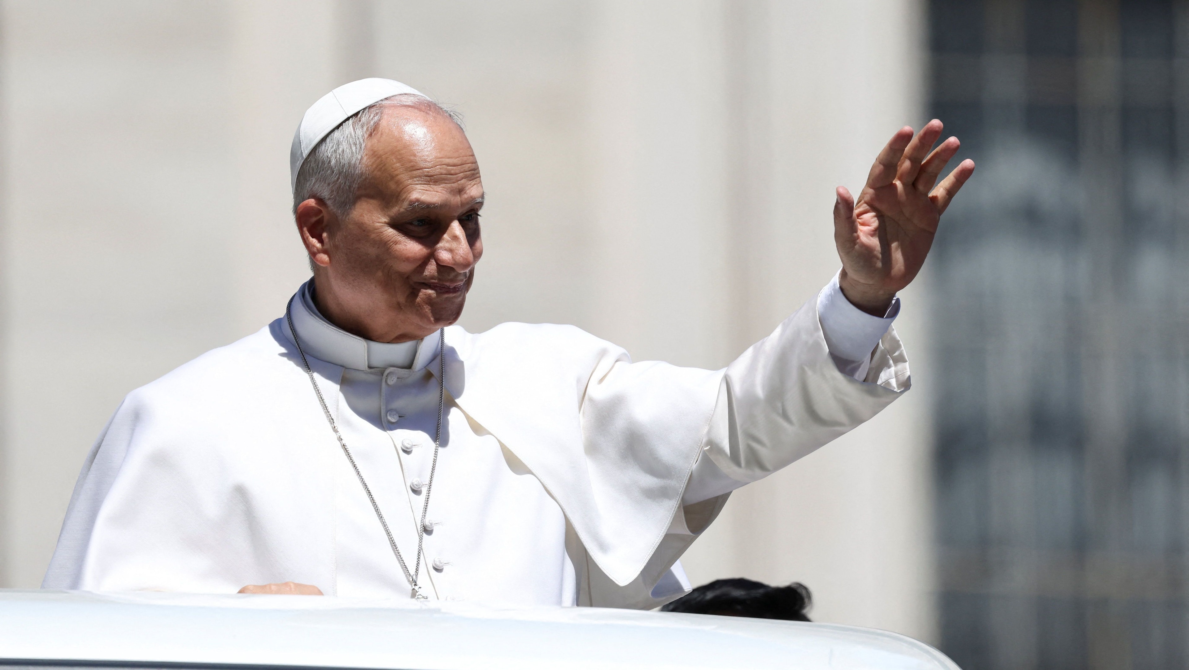 Papa Leão passa noite tranquila no hospital após cirurgia, diz Vaticano