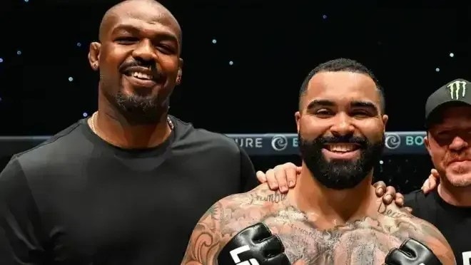 Ingressos para UFC 329 com McGregor x Holloway chegam a valor absurdo