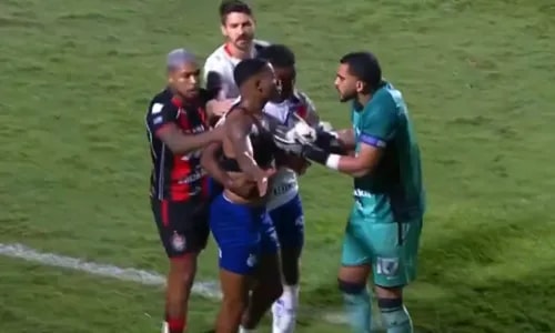 Leitura labial de jogadores no Ba-Vi choca torcida: ‘Bandido’