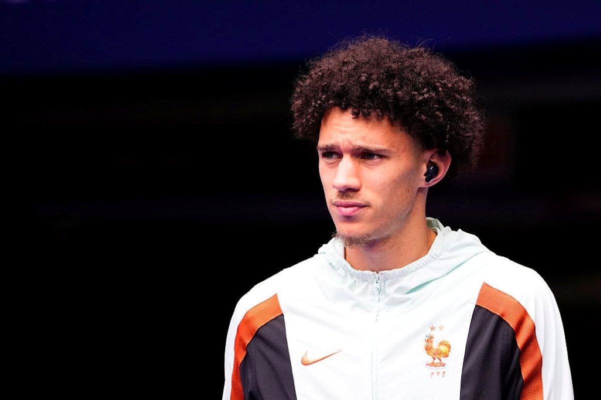 PSG anuncia Maghnes Akliouche, atacante francês que disputou a Copa
