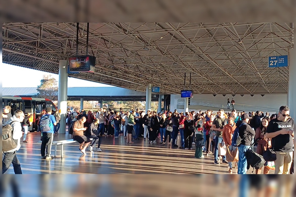 Operação parcial do Metrô-DF provoca caos nas estações e longas filas