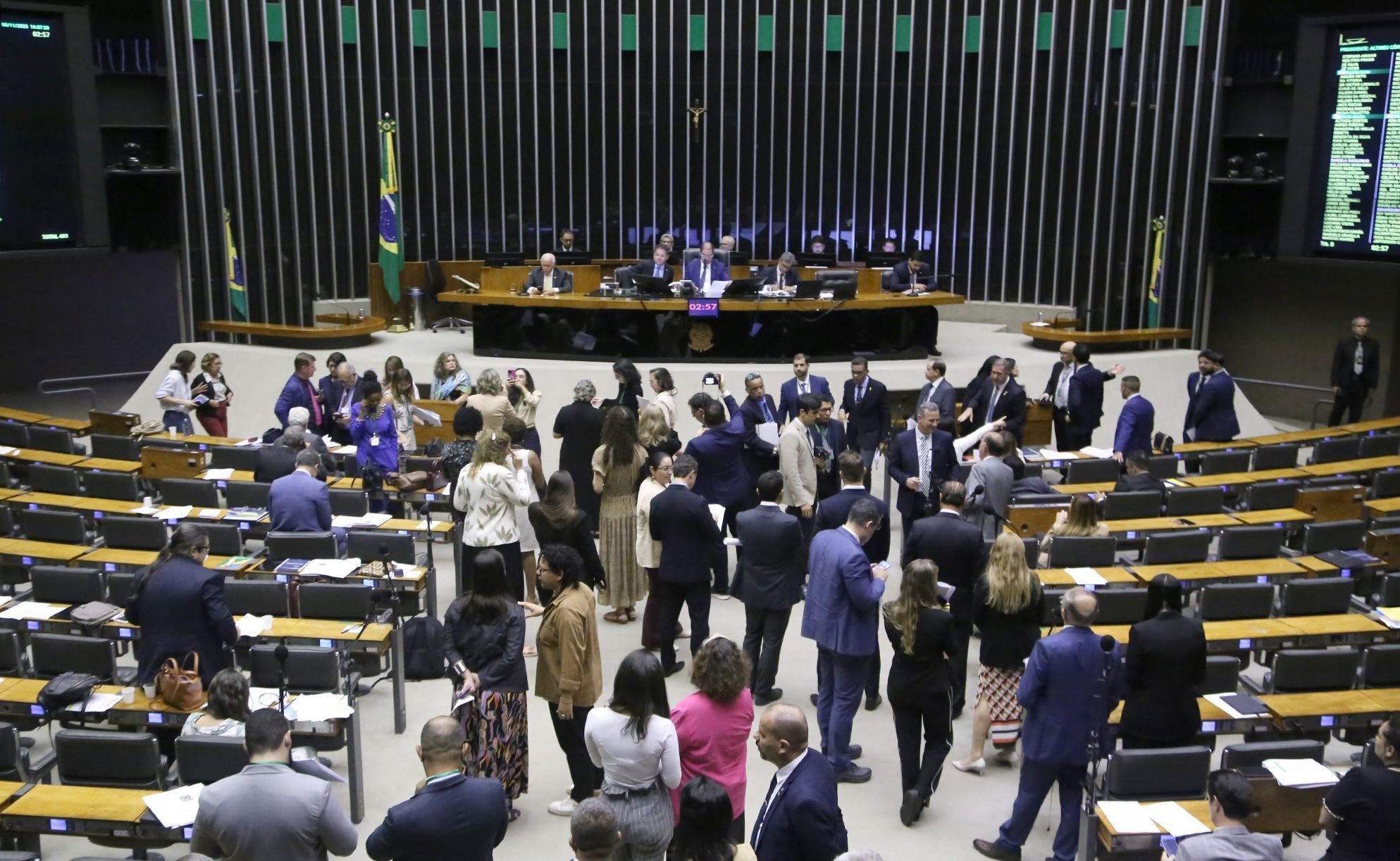 Kassio reúne campanhas de Flávio e Lula após decisões conflitantes no TSE