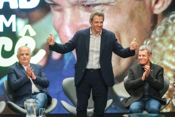 Haddad busca combater antipetismo em campanha pelo governo de SP