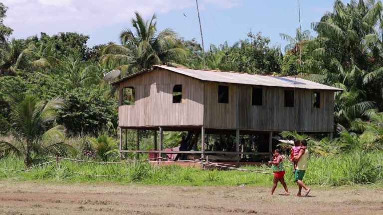 Energia elétrica: estudos recomendam aplicação de tarifa social e formação de agentes locais em comunidades tradicionais