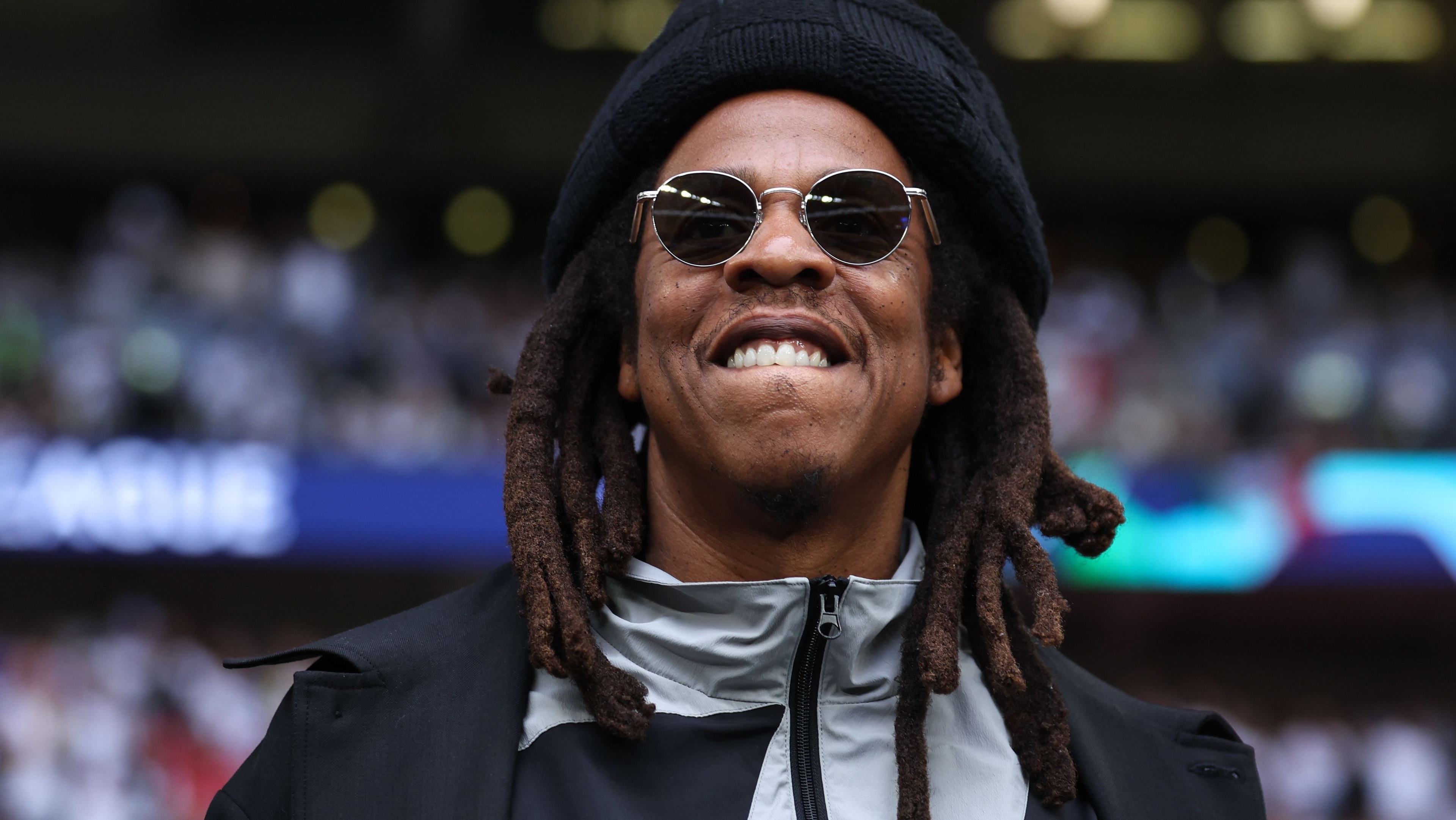Jay-Z volta aos palcos e faz indiretas para Kanye West, Drake e Nicki Minaj