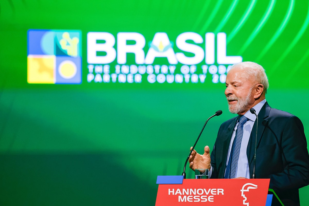 Na Alemanha, Lula nega que haja "turbulência" em cenário eleitoral