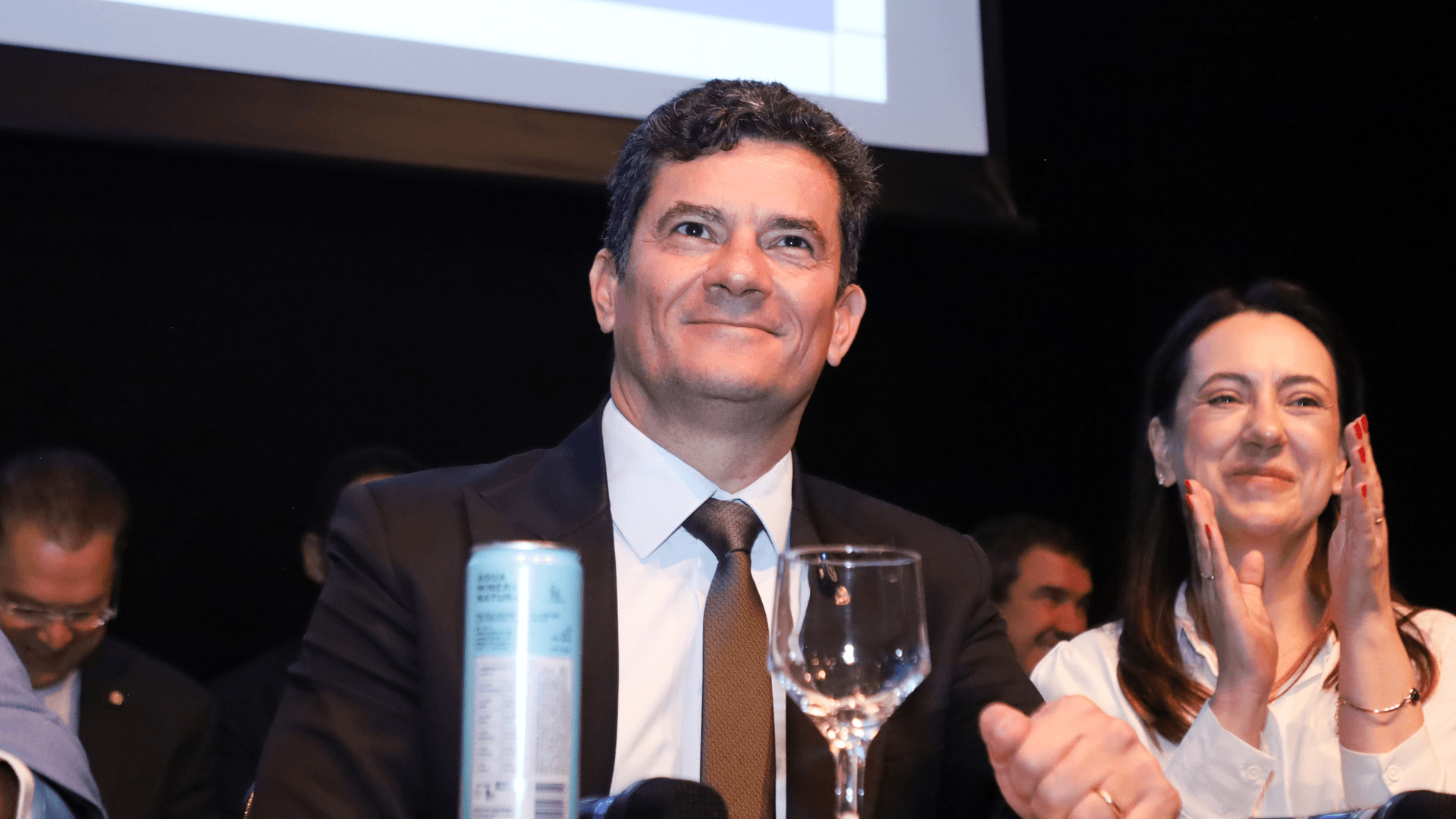 Caiado chama Lula e Flávio de “rejeitados” durante convenção do PSD em SC